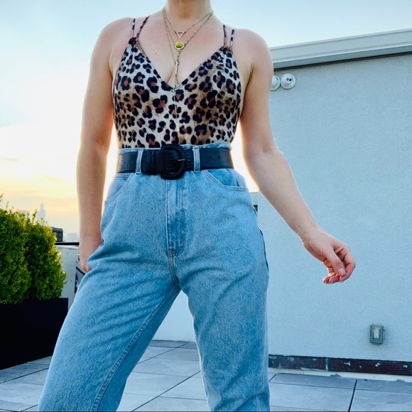 JORDACHE Vintage 80s Light Wash High Tapered Blue Jeans - Picture 10 of 17